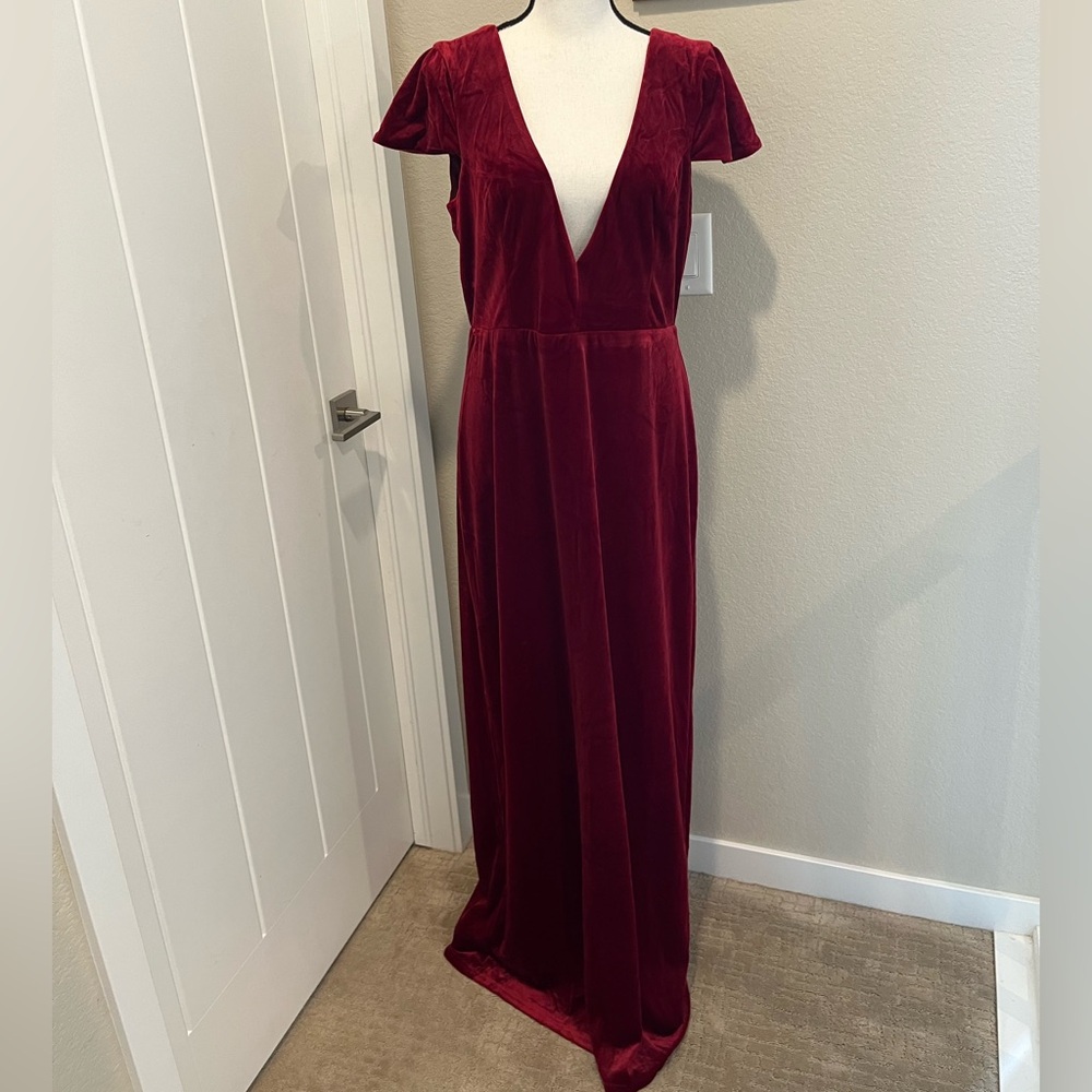 Feeling Flawless Burgundy Velvet V-Neck Maxi Dress - Picture 2 of 8